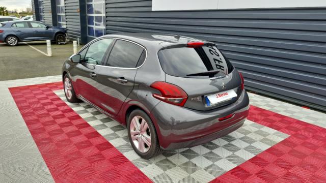 Peugeot 208 image 7