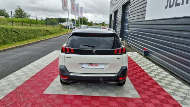 Peugeot 5008 image 1
