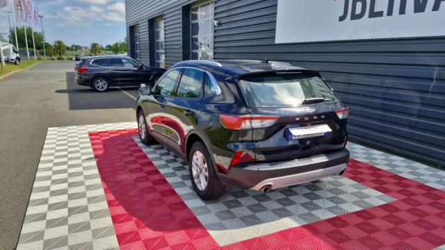 Ford Kuga image 3