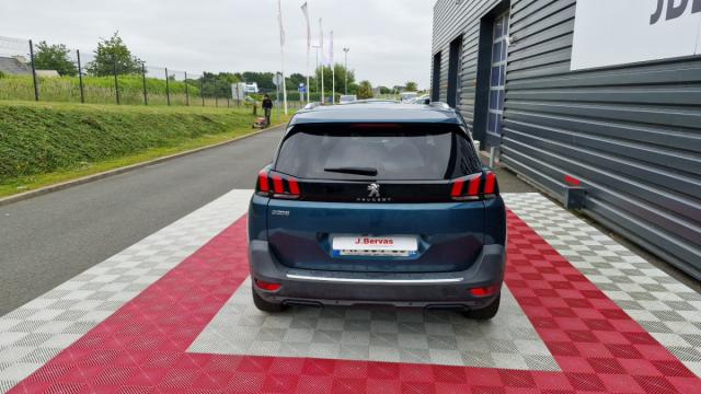 Peugeot 5008 image 1