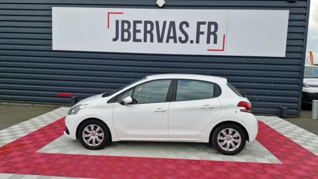 Peugeot 208 image 4