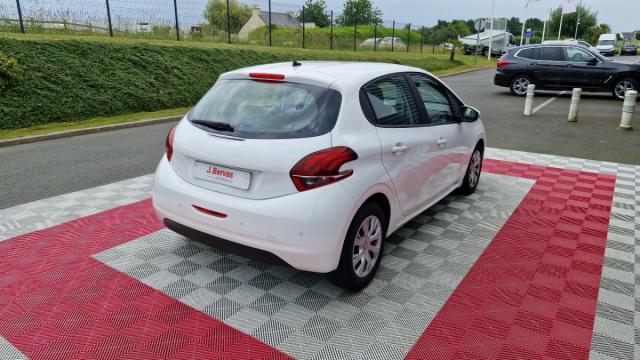 Peugeot 208 image 5