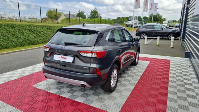 Ford Kuga image 3