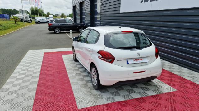 Peugeot 208 image 4