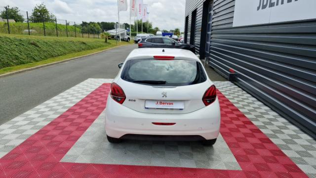Peugeot 208 image 7