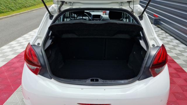 Peugeot 208 image 3
