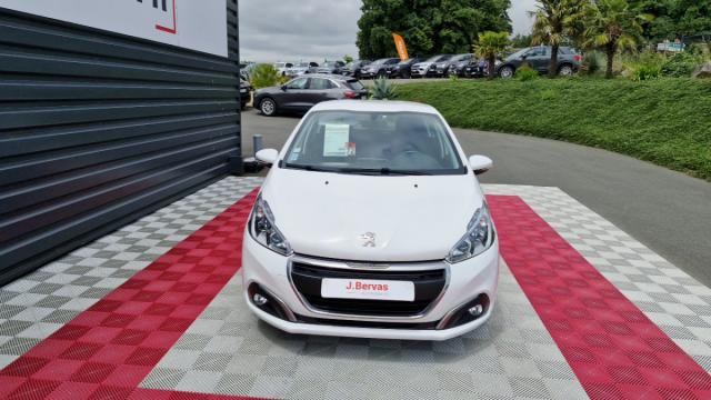 Peugeot 208 image 8