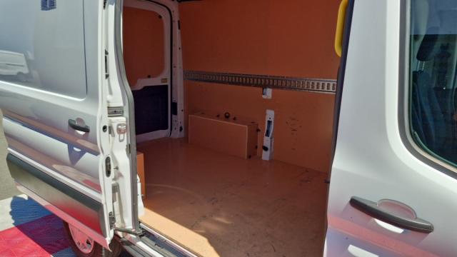 Ford Transit image 5