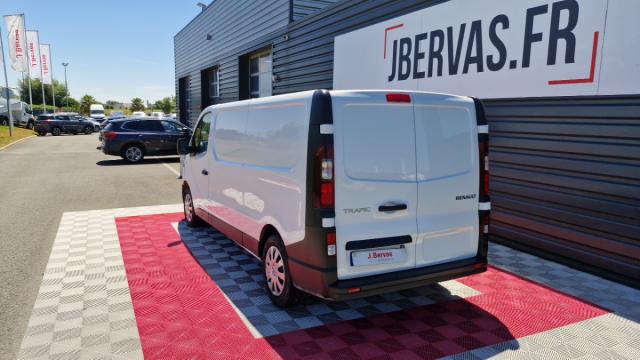 Renault Trafic image 2