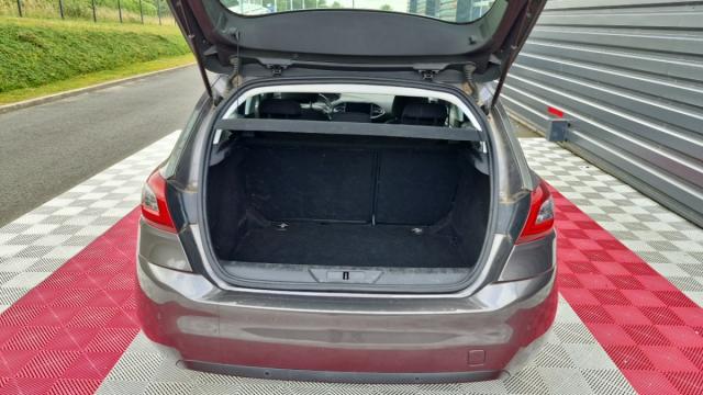 Peugeot 308 image 1