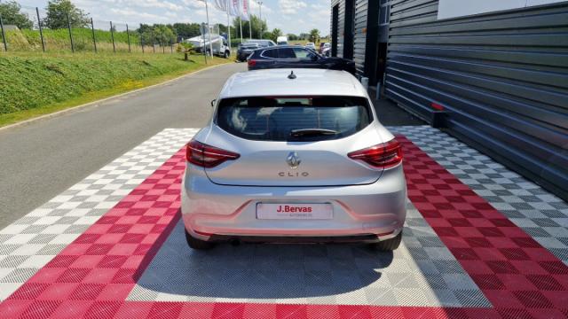 Renault Clio image 8