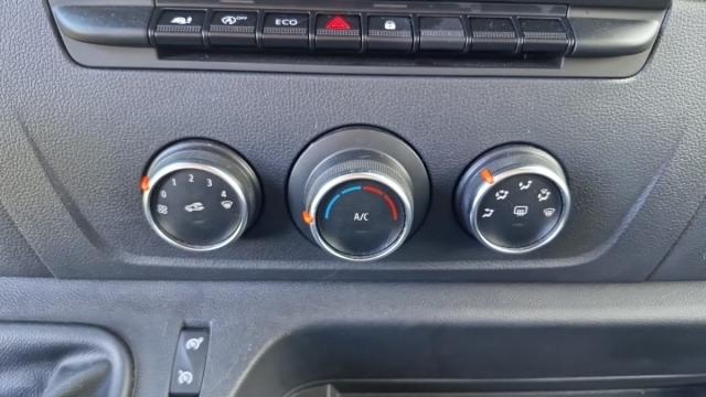 Renault Master image 3