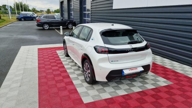 Peugeot 208 image 9