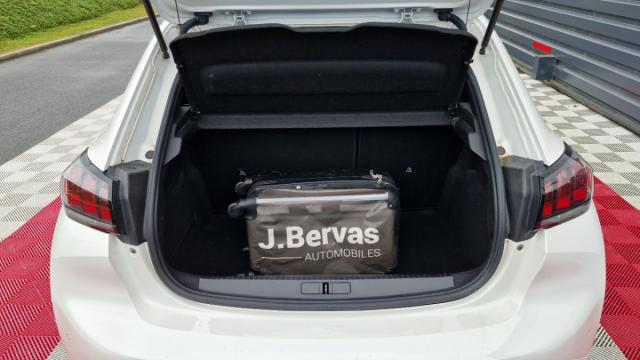 Peugeot 208 image 2