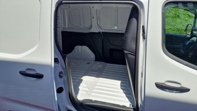 Peugeot Partner image 2