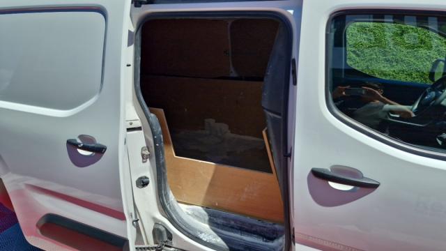 Opel Combo Cargo image 9