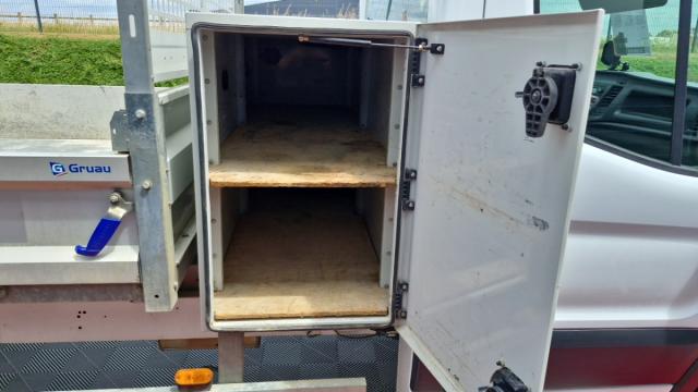 Ford Transit image 4
