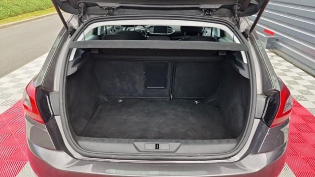 Peugeot 308 image 2