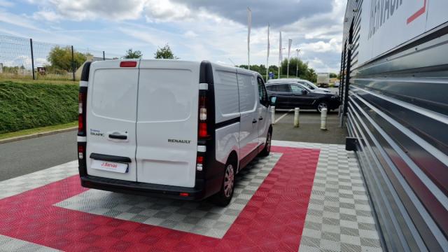 Renault Trafic image 2