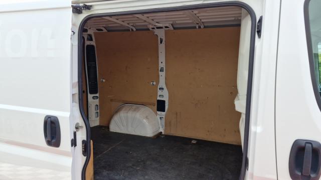 Peugeot Boxer image 2