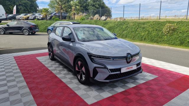 Renault Mégane E-Tech image 9