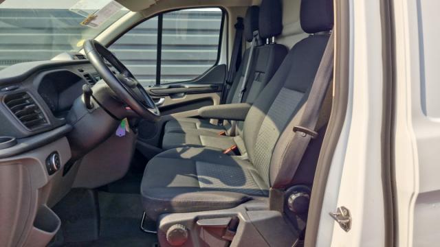 Ford Transit Custom image 7