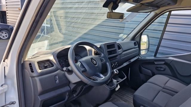 Renault Master image 2