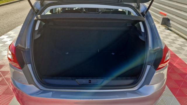 Peugeot 308 image 9