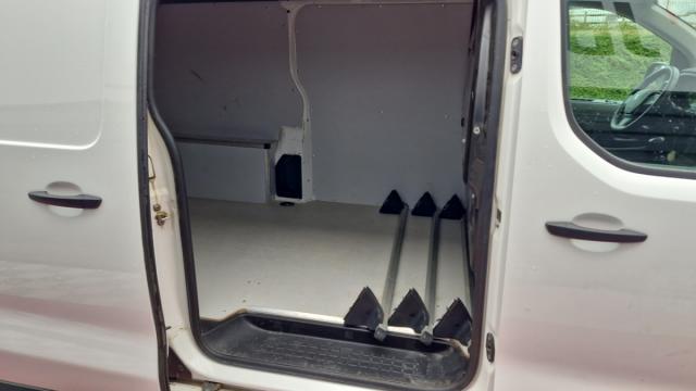 Peugeot Expert image 1