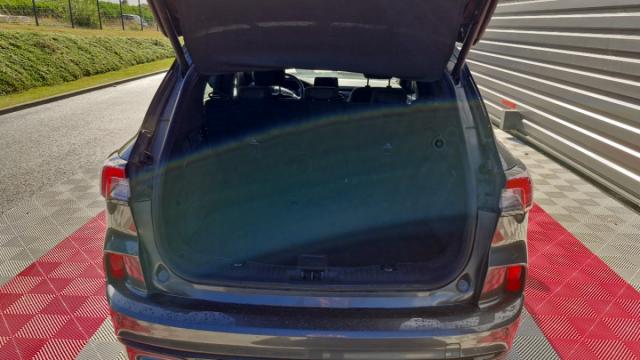 Ford Kuga image 9