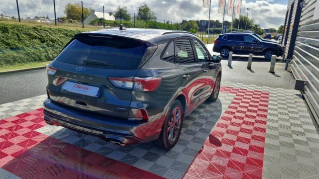 Ford Kuga image 1