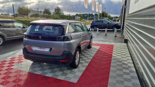 Peugeot 5008 image 1