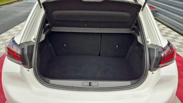 Peugeot 208 image 7