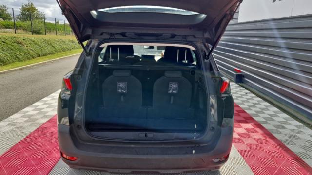 Peugeot 5008 image 2