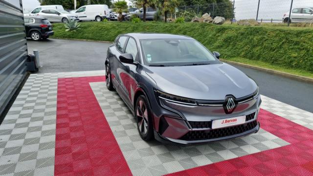 Renault Mégane E-Tech image 1