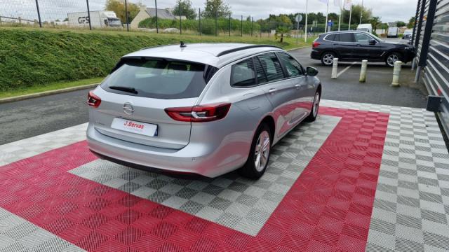 Opel Insignia Sports Tourer image 1