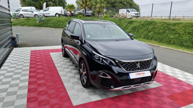 Peugeot 5008 image 1
