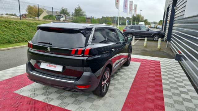 Peugeot 5008 image 2