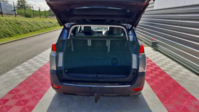 Peugeot 5008 image 3
