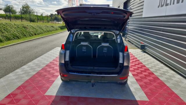 Peugeot 5008 image 4