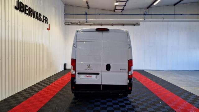 Peugeot Boxer image 1