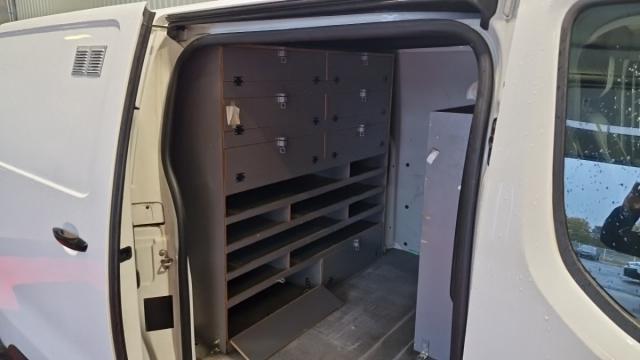 Peugeot Expert image 2