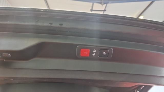 Peugeot 5008 image 2