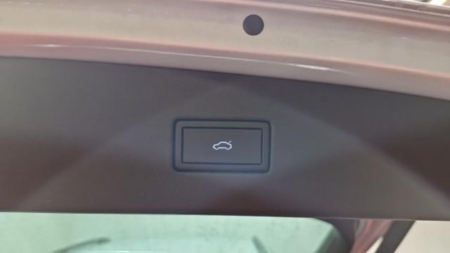 Volkswagen Tiguan image 6