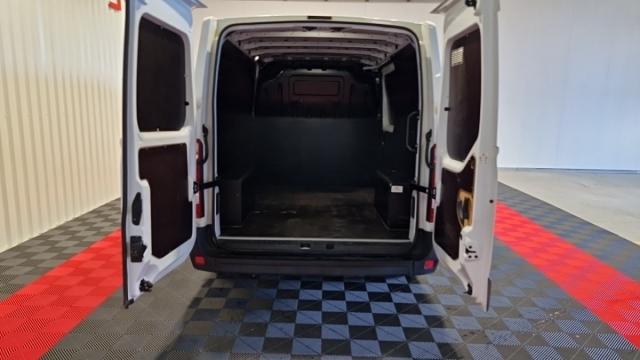 Renault Master image 8