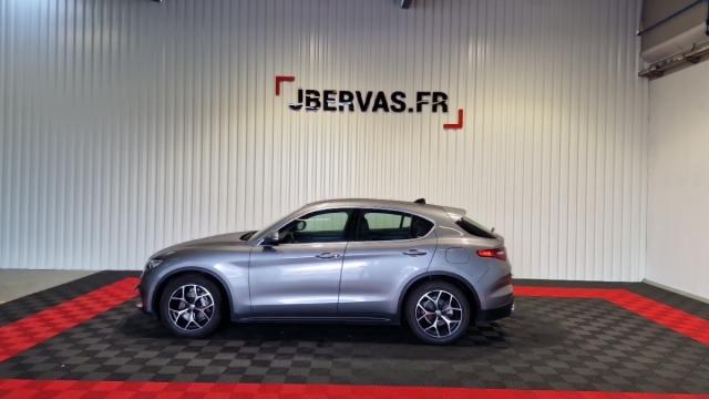 Alfa Romeo Stelvio image 9