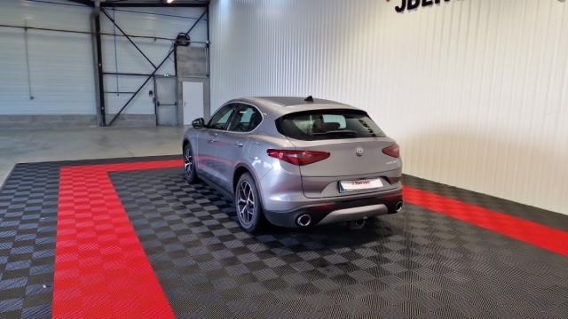 Alfa Romeo Stelvio image 1