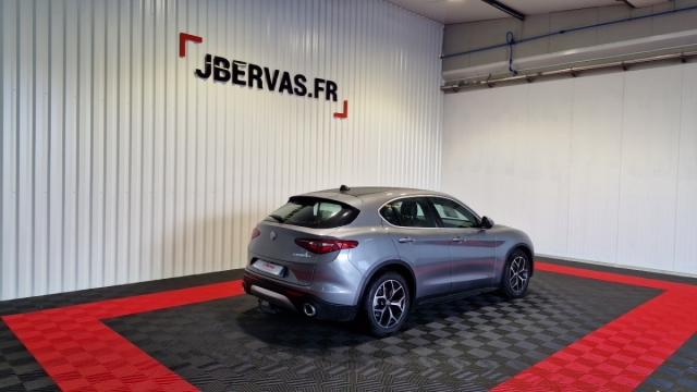 Alfa Romeo Stelvio image 5