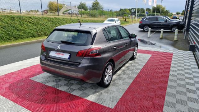 Peugeot 308 image 2