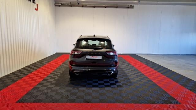 Ford Kuga image 2